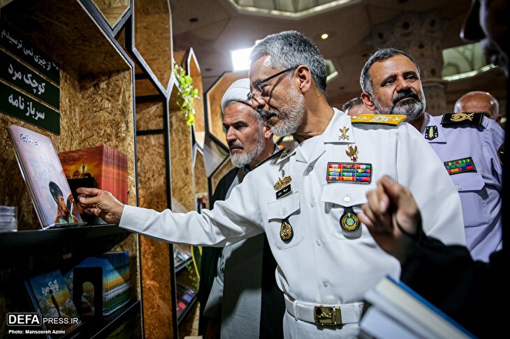 تصاویر/ بازدید امیر سیاری از سی‌وپنجمین نمایشگاه بین‌المللی کتاب تهران