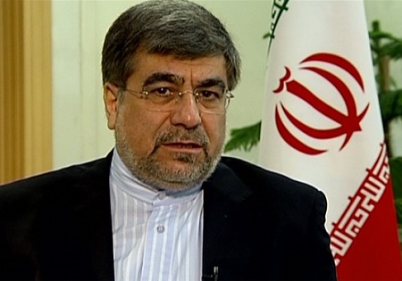 وزیر فرهنگ و ارشاد اسلامی از غرفه خبرگزاری دفاع مقدس بازدید کرد
