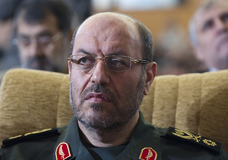 وزرای دفاع ایران و روسیه دیدار کردند/ دعوت از شایگو برای سفر به ایران
