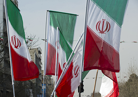 ارائه خدمات غرفه‌های «من انقلابی‌ام» به مردم انقلابی تهران