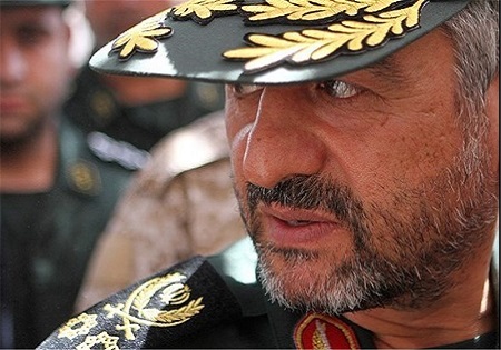 سپاه با زبان سلاح با دشمنان روبهرو میشود/ سلحشوری جزئی از پاسداری است