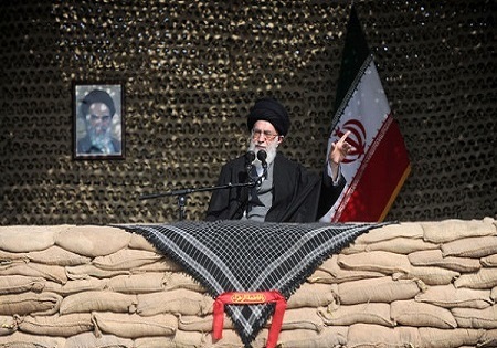 دفاع مقدس داستان ایستادگی ملت ایران در برابر خباثت‌های استکبار بود