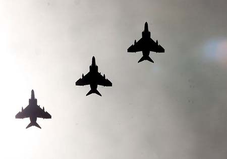 تمرین جنگنده‌های نیروی هوایی به مناسبت روز ارتش برگزار شد