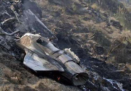 سقوط یک فروند جنگنده آموزشی در استان فارس