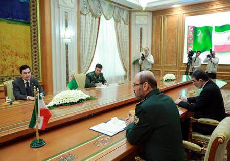 دیدار سردار دهقان با رئیس جمهور ترکمنستان