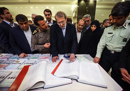 تصاویر/ افتتاح نمایشگاه عکس و کتاب دفاع مقدس در مجلس شورای اسلامی