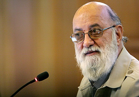 رئیس شورای شهر تهران از غرفه خبرگزاری دفاع مقدس بازدید کرد