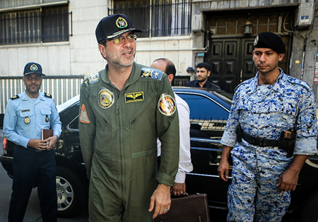 جانشین فرمانده نیروی هوایی ارتش از خبرگزاری دفاع مقدس بازدید کرد