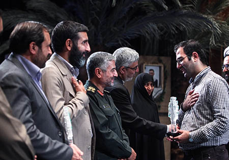 تقدیر از خبرگزاری دفاع مقدس در اختتامیه دومین نمایشگاه رسانه‌های دیجیتال انقلاب اسلامی
