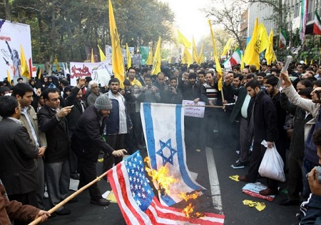 آمریکا همچنان شیطان بزرگ و دشمن شماره یک ایران است/ ایران گورستان متجاوزان خواهد شد