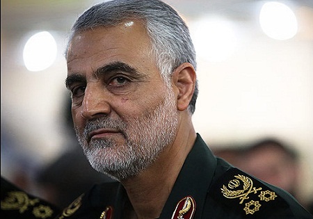 خاطره سردار سلیمانی از تعقیب تانک‌های دشمن توسط سربازان ایرانی با دست خالی