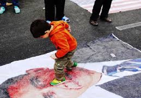 عکس/ بادکنک های آزادی در میدان انقلاب