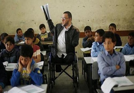 معلم غزه‌ای؛ نماد استقامت مردم فلسطین +عکس
