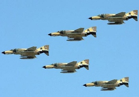 تمرین جنگنده‌های ارتش در آسمان تهران