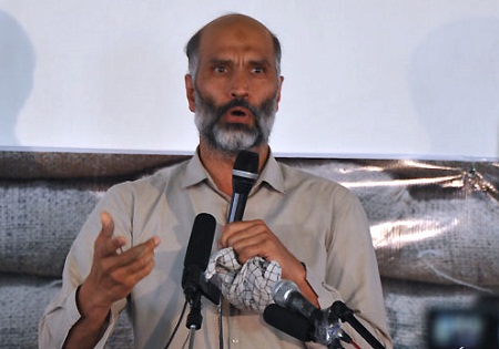 دیواری از دست‌هایی که هم قسم شدند/ رفتن بدون برگشت