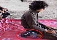 نماز با کفش امام جماعت داعشی + عکس