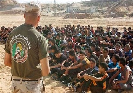 آموزش نظامی به نوجوانان توسط گردان‌های عزالدین قسام +عکس
