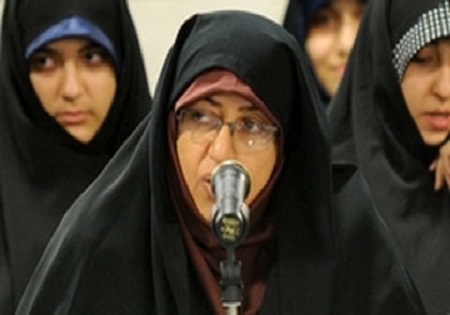 شعر خوانی خانم نجاتی با موضوع عفاف و حجاب در محضر رهبر انقلاب
