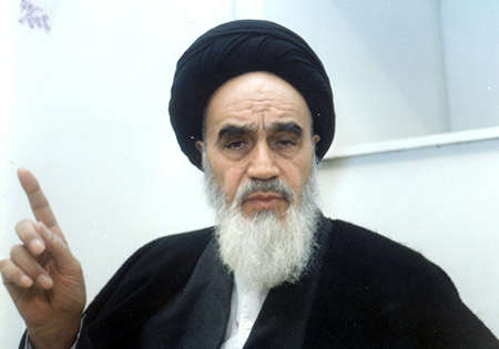لزوم مقابله با توطئه قدرتهای بزرگ در راستای استحاله فرهنگی