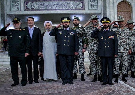 تجدید میثاق فرماندهان و کارکنان قرارگاه پدافند هوایی با آرمان‌های امام خمینی(ره)