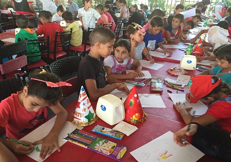 عروسک‌های ایرانی مهمان لبخند کودکان سوری و فلسطینی + تصاویر