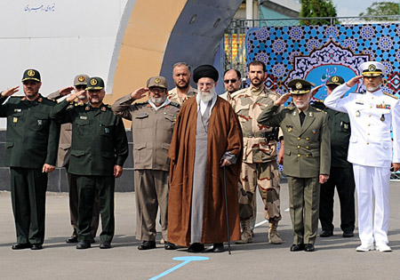 کتاب «دفاع هوشمند در اندیشه امام خامنه‌ای» رونمایی می‌شود
