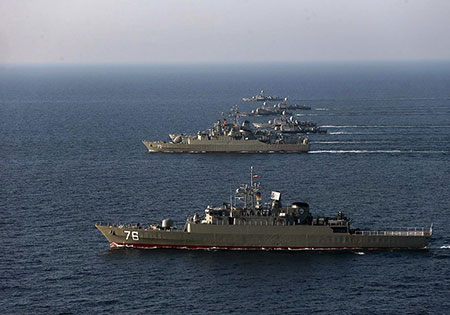 رژه انواع شناورهای سطحی و زیرسطحی و یگانهای پروازی نداجا