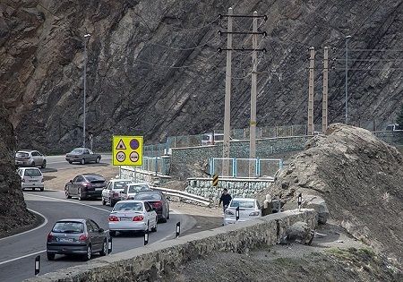 بارش پراکنده در استانهای غربی و ترافیک نیمهسنگین در محورهای شمالی