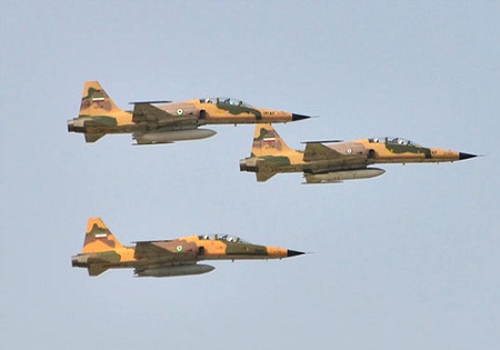 نمایش قدرت جنگنده های ارتش در رژه 29 فروردین