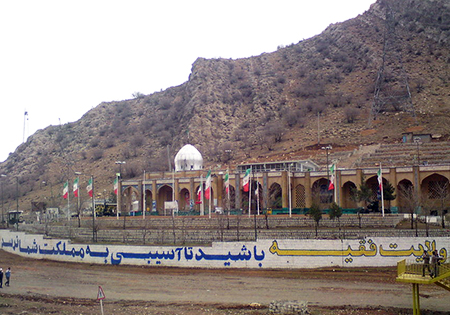 بازدید کاروان ورزشکاران کشور از یادمان‌های دفاع مقدس استان کرمانشاه