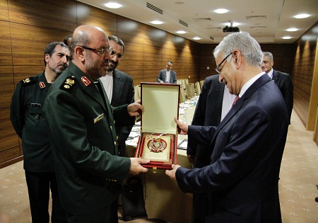 تاکید وزرای دفاع ایران و پاکستان بر تأمین امنیت هرچه بیشتر مرزهای دو کشور