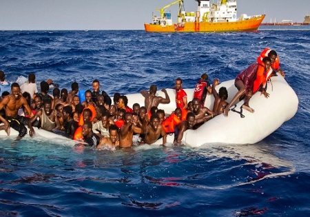 غرق شدن بیش از 700 مهاجر پناهجو در آب‌های مدیترانه