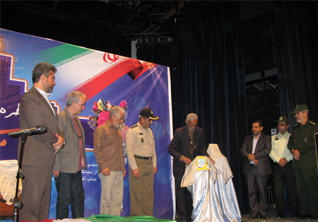 رونمایی دو عنوان کتاب دفاع مقدس