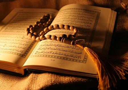 بهترین معرف قرآن، خود قرآن است/ اگر این کلام بر کوه نازل شود کوه را متلاشى مى‌بینید