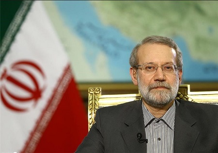 رئیس مجلس به دیدار خانواده یک شهید و جانباز دفاع مقدس رفت