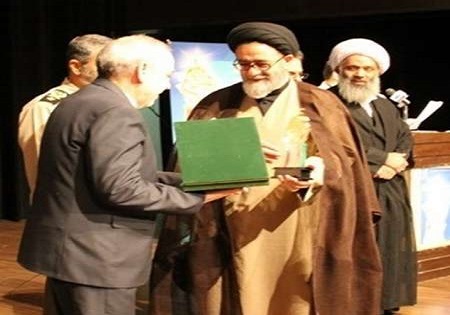 ارتش جمهوری اسلامی ایران به عنوان برترین نهاد قرآنی کشور معرفی شد