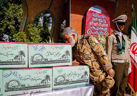 تصاویر/ تشییع پیکر 10 شهید دفاع مقدس در ستاد نزاجا