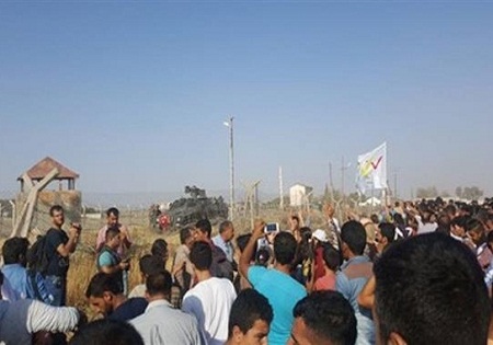 ترکیه در پی ساخت دیوار حائل در مرز سوریه است/ کشته شدن نخستین نظامی ترک در شمال سوریه