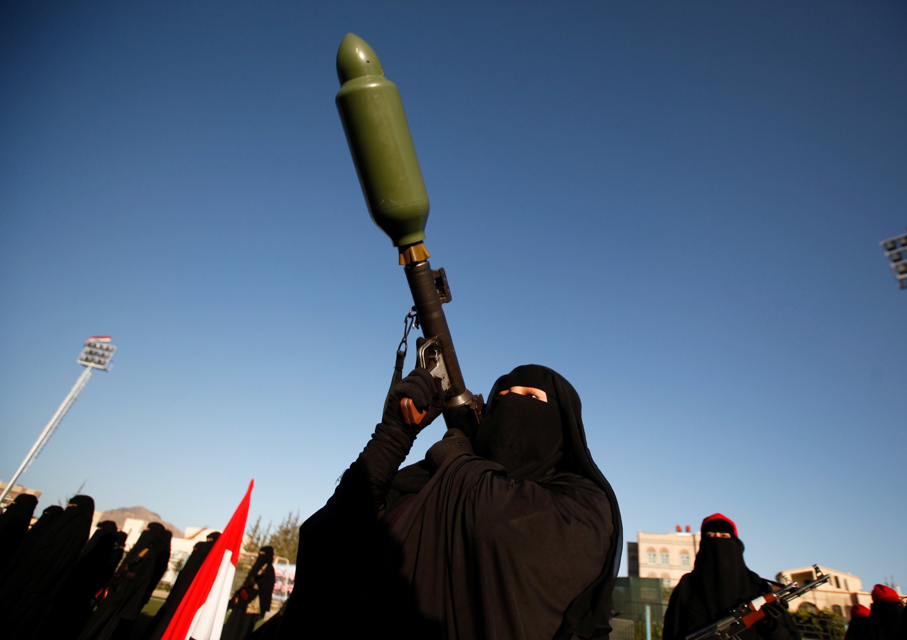 رژه نظامی زنان انصارالله یمن+ تصاویر