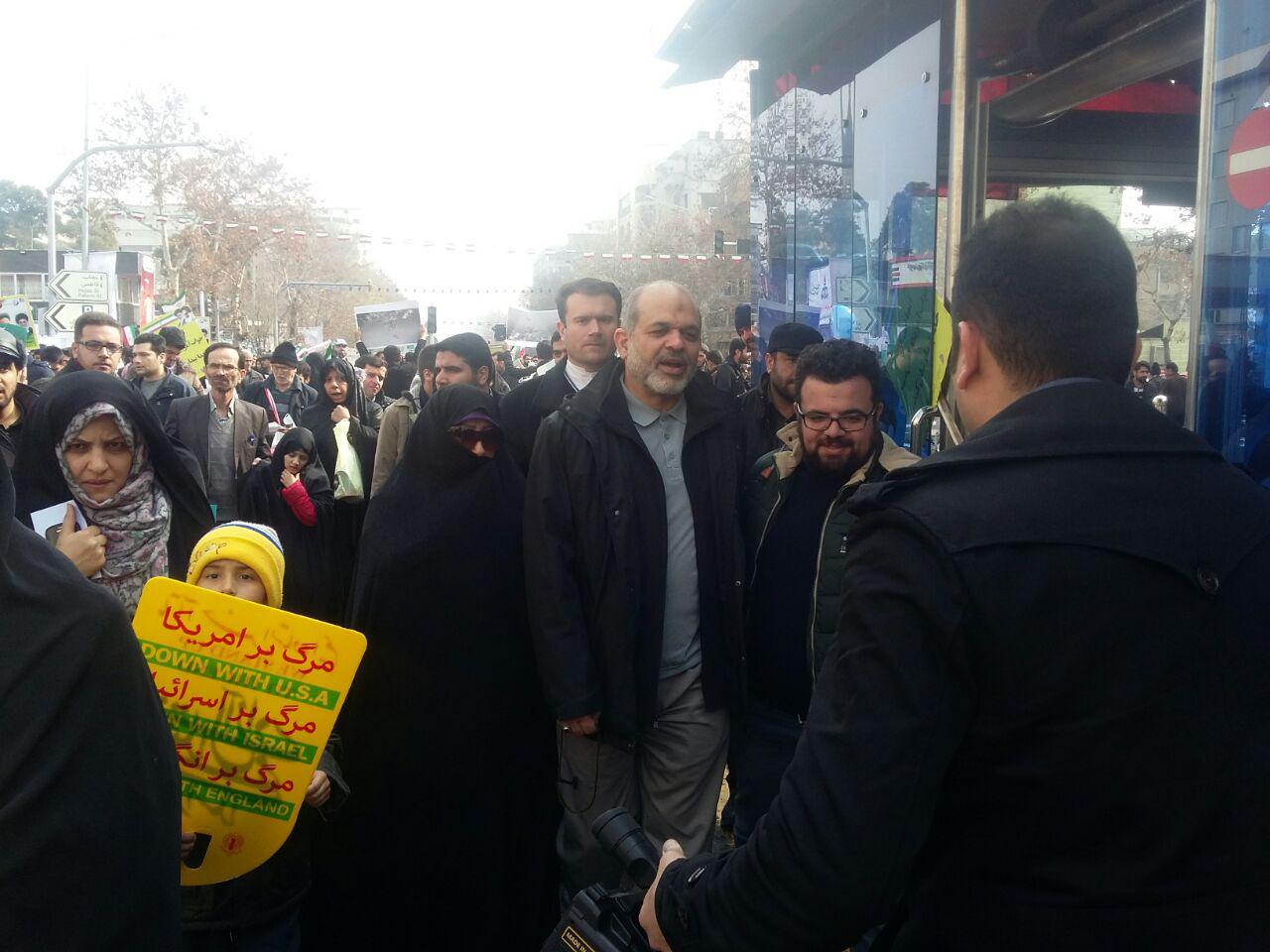 حضور پرشور مردم و مسئولان انقلابی در راهپیمایی یو‌م‌الله 22 بهمن/ ایرانی از تهدید نمی‌ترسد