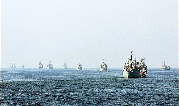 رژه یگان‌های نیروی دریایی ارتش در آب‌های شمال اقیانوس هند