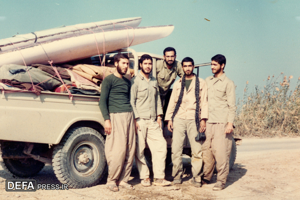 روایتی از پرچمداری برادران در جبهه تا دلگیری از کسانی که به جبهه پشت کردند روایتی از پرچمداری برادران در جبهه تا دلگیری از کسانی که به جبهه پشت کردند