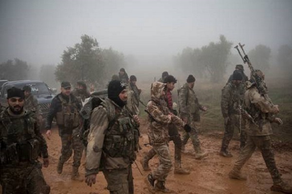 پیشروی شورشیان ارتش آزاد تحت حمایت ترکیه در هوای بارانی عفرین سوریه
