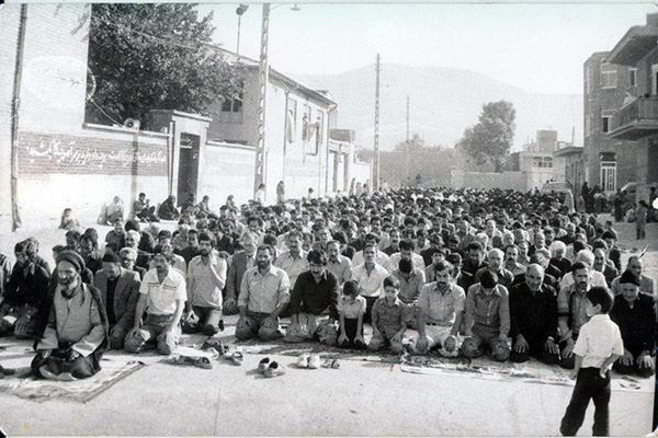 استخاره‌ای که مردم اسلام آباد را به راه انقلاب کشاند/ شیوه پدرم ترویج اسلام با جذب بچه‌های به مسجد بود