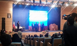 رونمایی از 12 جلد کتاب عملکرد دولت در دفاع مقدس/ تقدیر دولت از خانواده 11 شهید