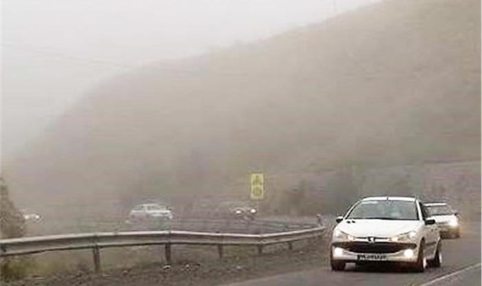 مه گرفتگی در محور شمال غرب کشور و ترافیک سنگین در آزادراه کرج
