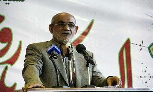 این انقلاب به برکت خون شهیدان هر روز بارورتر و تنومندتر می شود این انقلاب به برکت خون شهیدان هر روز بارورتر و تنومندتر می شود
