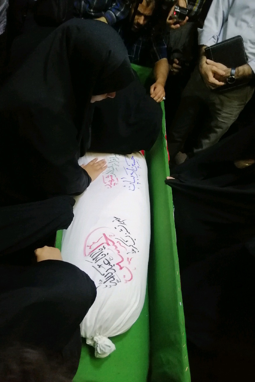 حسین نیروهای بعثی را خسته کرده بود/ توطئه بنی صدر برادرم را در محاصره دشمن انداخت