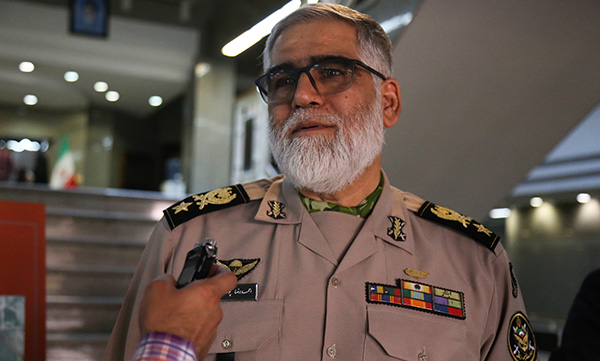 منافقین دست و پا میزنند تا خودشان سرپا نگه دارند منافقین دست و پا میزنند تا خودشان سرپا نگه دارند