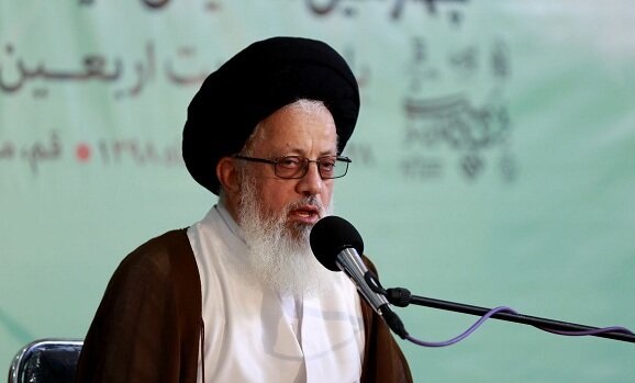 اربعین رمز استمرار حرکت امام حسین(ع) است اربعین رمز استمرار حرکت امام حسین(ع) است